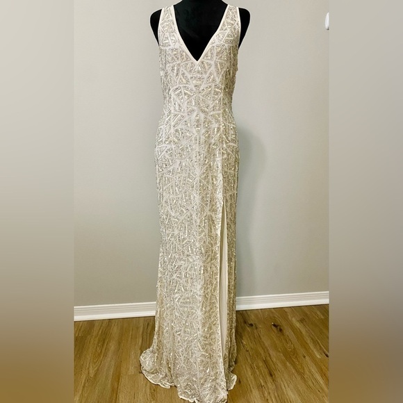 MAC DUGGAL Sleeveless sequin embellished Sheath Gown with High Slit PROM - Picture 4 of 11